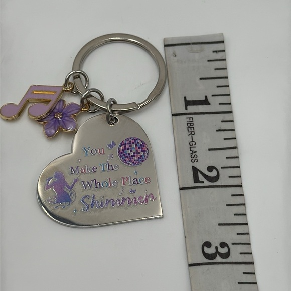 Heart Keychain – You Make the Whole Place Shimmer – Swiftie Gift - Picture 3 of 4
